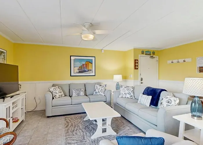 2br 2ba Block With Pool