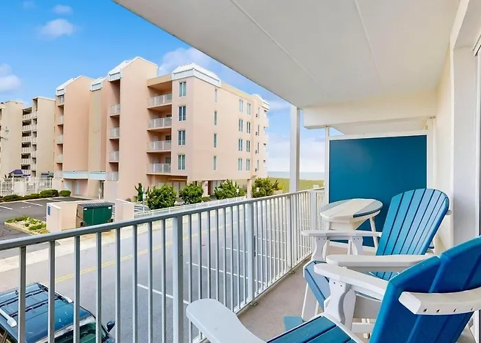 Holiday home 2br 2ba Block With Pool *